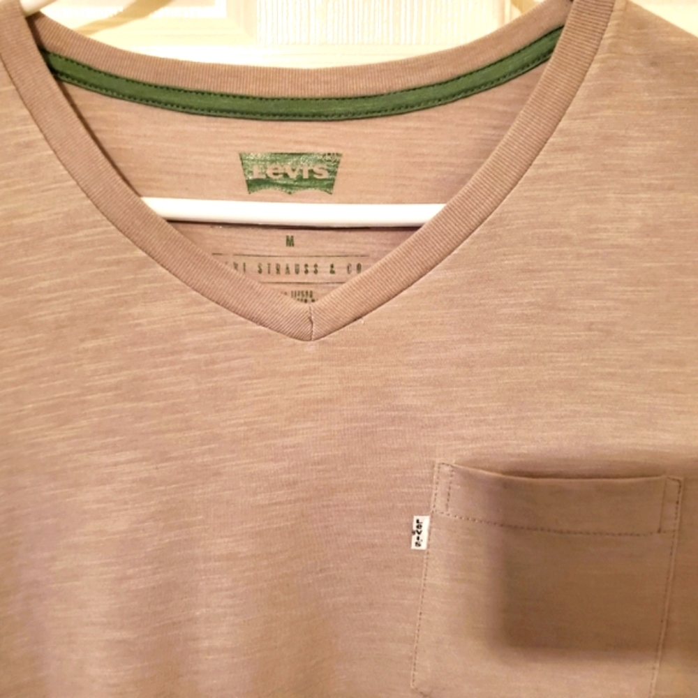 Levi's - Picture 3 of 6